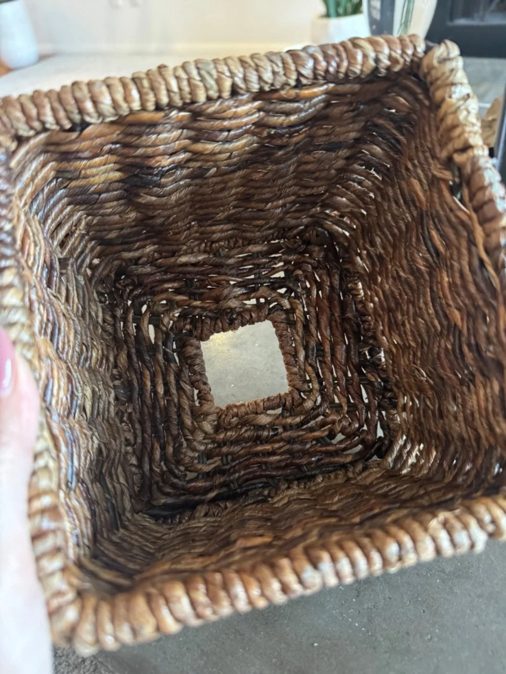 Sea Grass Wicker Tissue holder